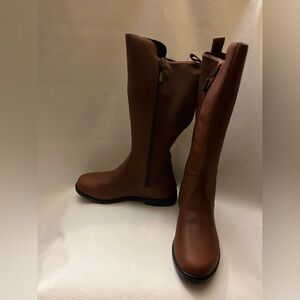 Baffin Boots Size 7 New in Box